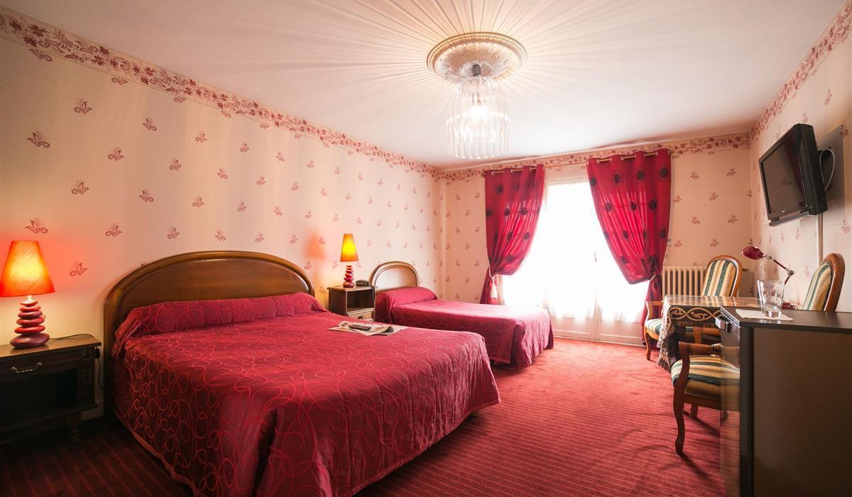 Le Trianon Hotel Etel Exterior photo